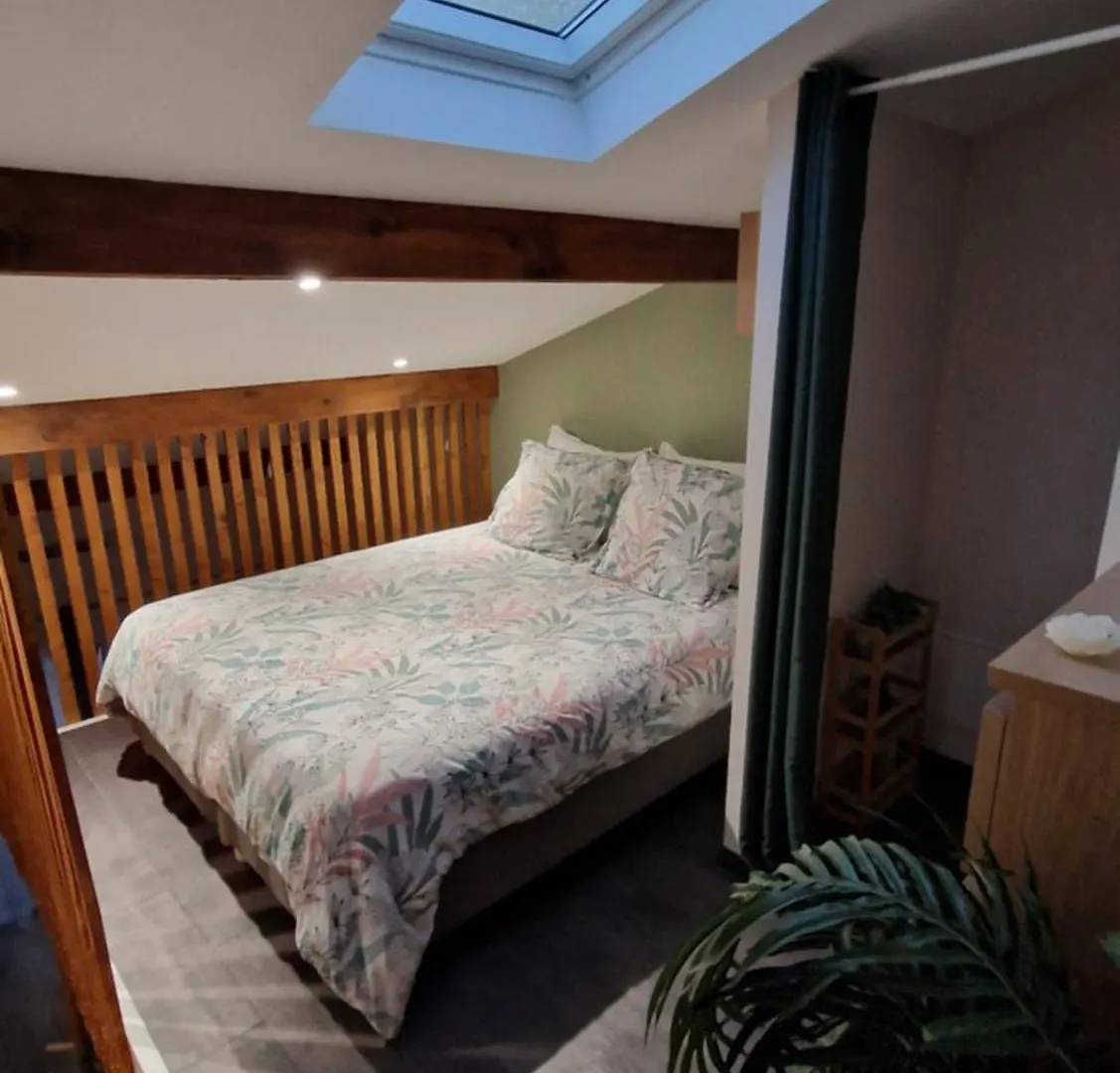 Appartement Pour 4 Avec Terrasse Chanos-Curson